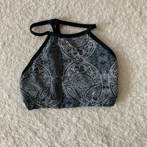 High neck sports bra